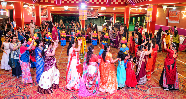 Bokaro Dances to Dandiya Beats as Women Celebrate Unity and Culture